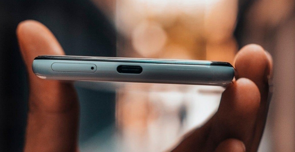 Clean usb port android.jpg