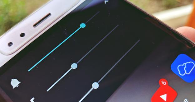 Aumente el volumen para solucionar los auriculares no funcionan el problema 